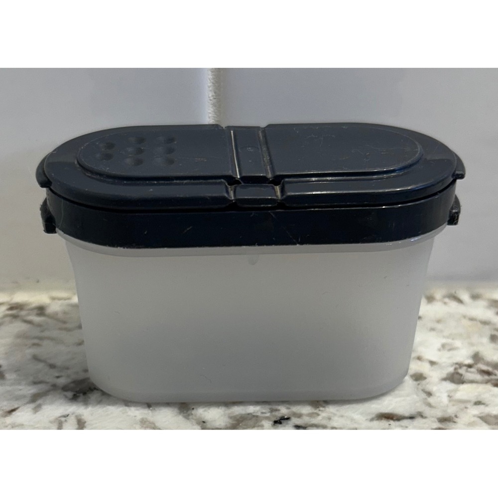 Tupperware #1843 spice shaker container modular mate